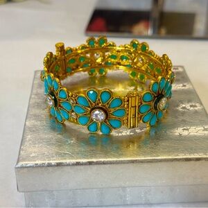 Antique look Bangle bracelet in blue turquoise on 24k gold plated